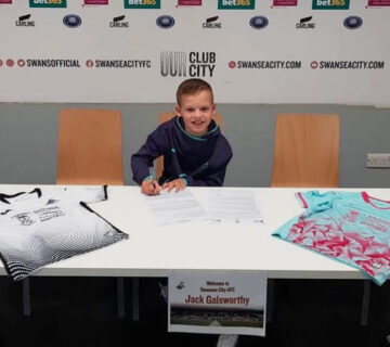 Swans Academy Signing